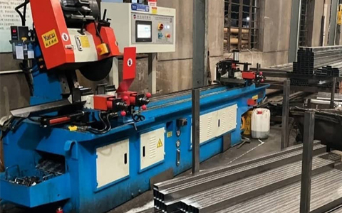 CUTTING MACHINE