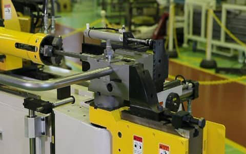 PIPE-BENDING MACHINE