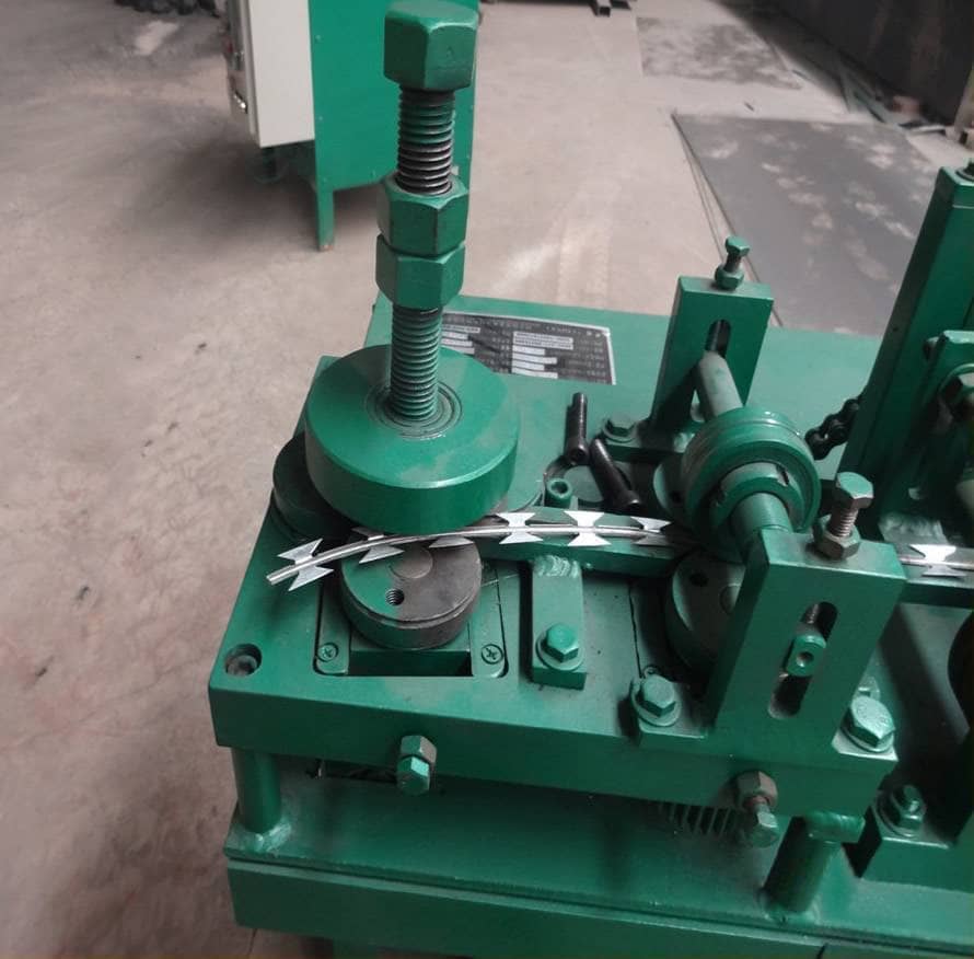 RAZOR WIRE MACHINE
